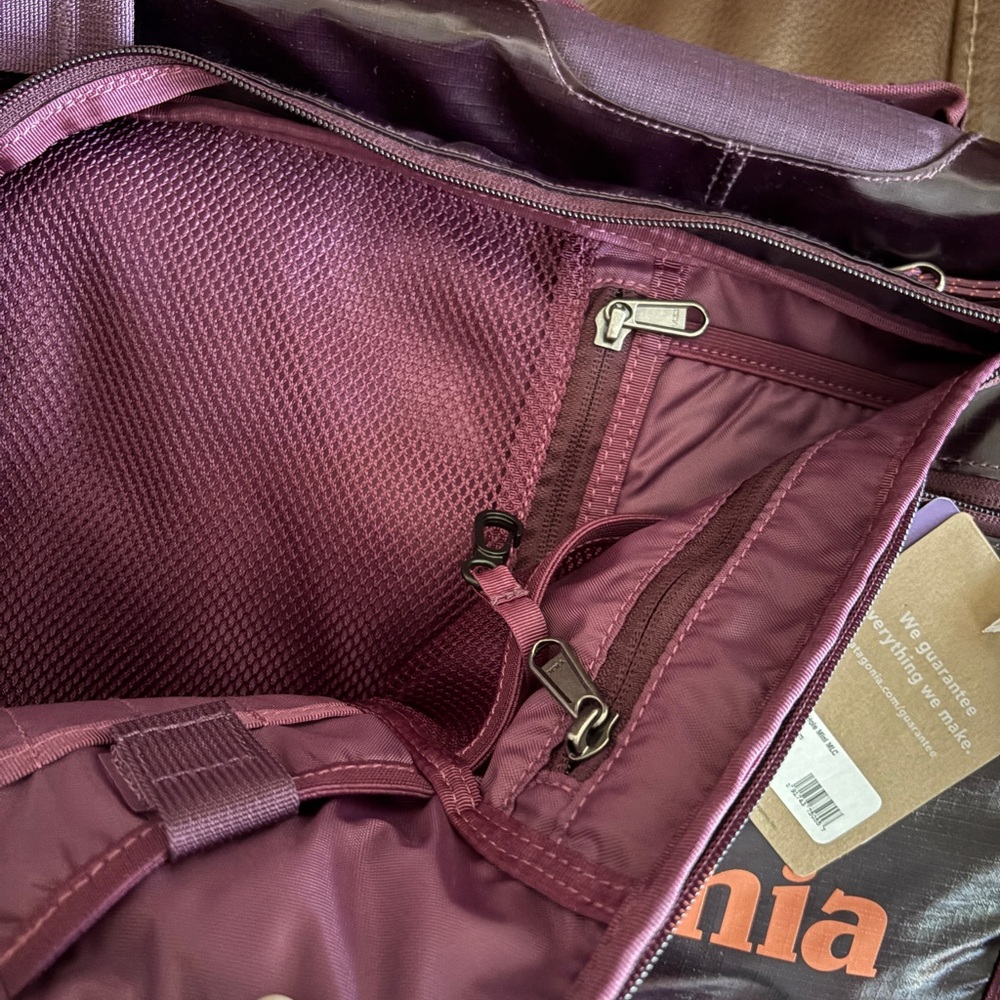 NWT Patagonia Black Hole Mini MLC 26L Travel Laptop Bag Pack Backpack #49265 - Picture 9 of 14